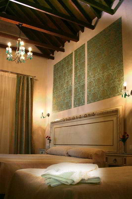 Hotel Casa De Mercedes 2*