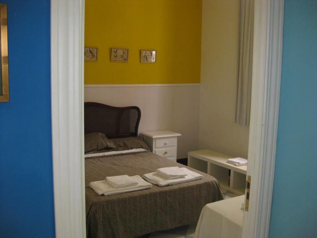 Casa de hóspedes Acacias 2*