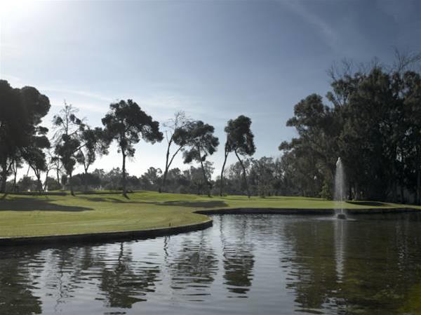 Hotell De Golf 4*