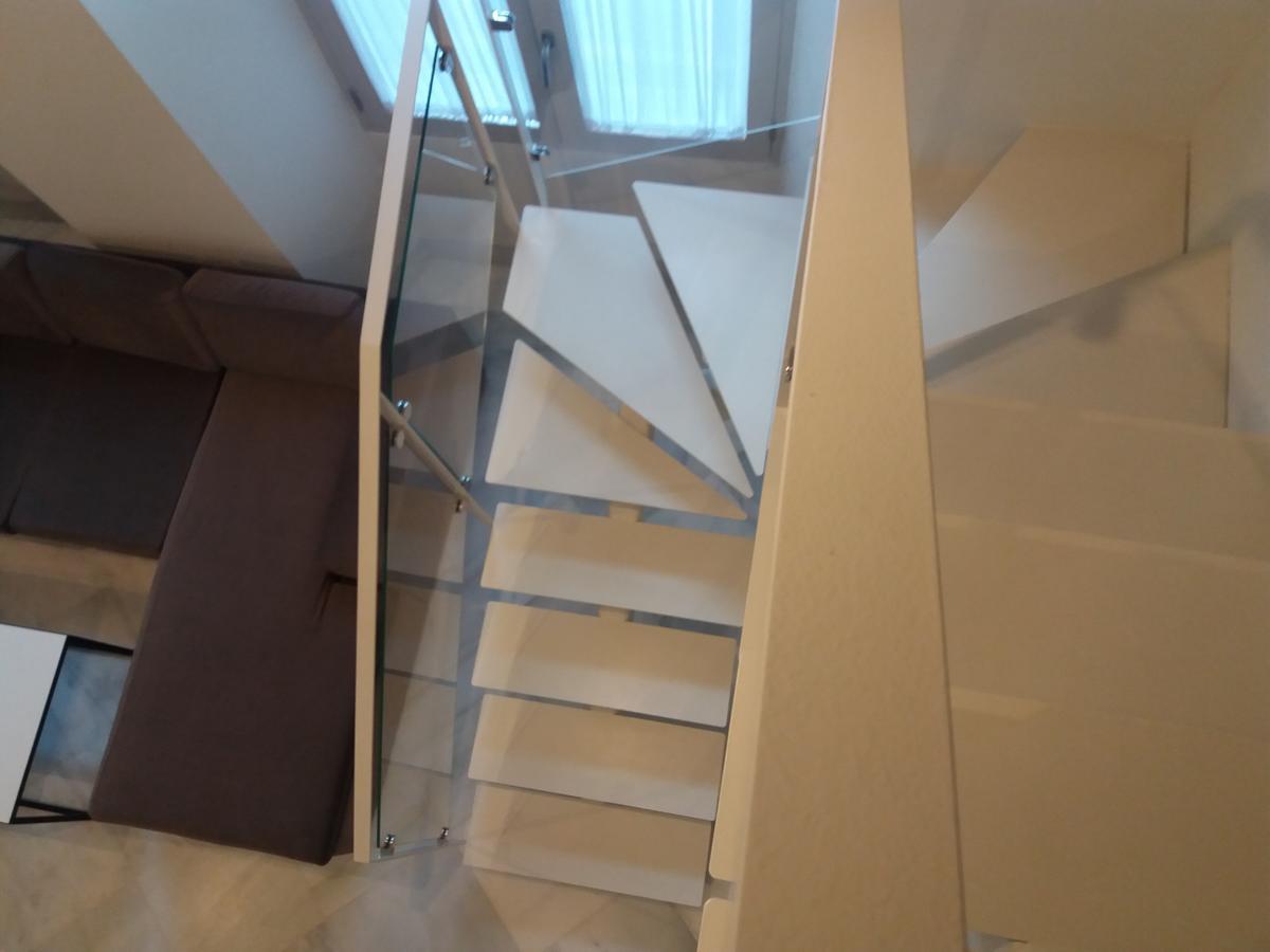 Urbanliving Picasso Apartment