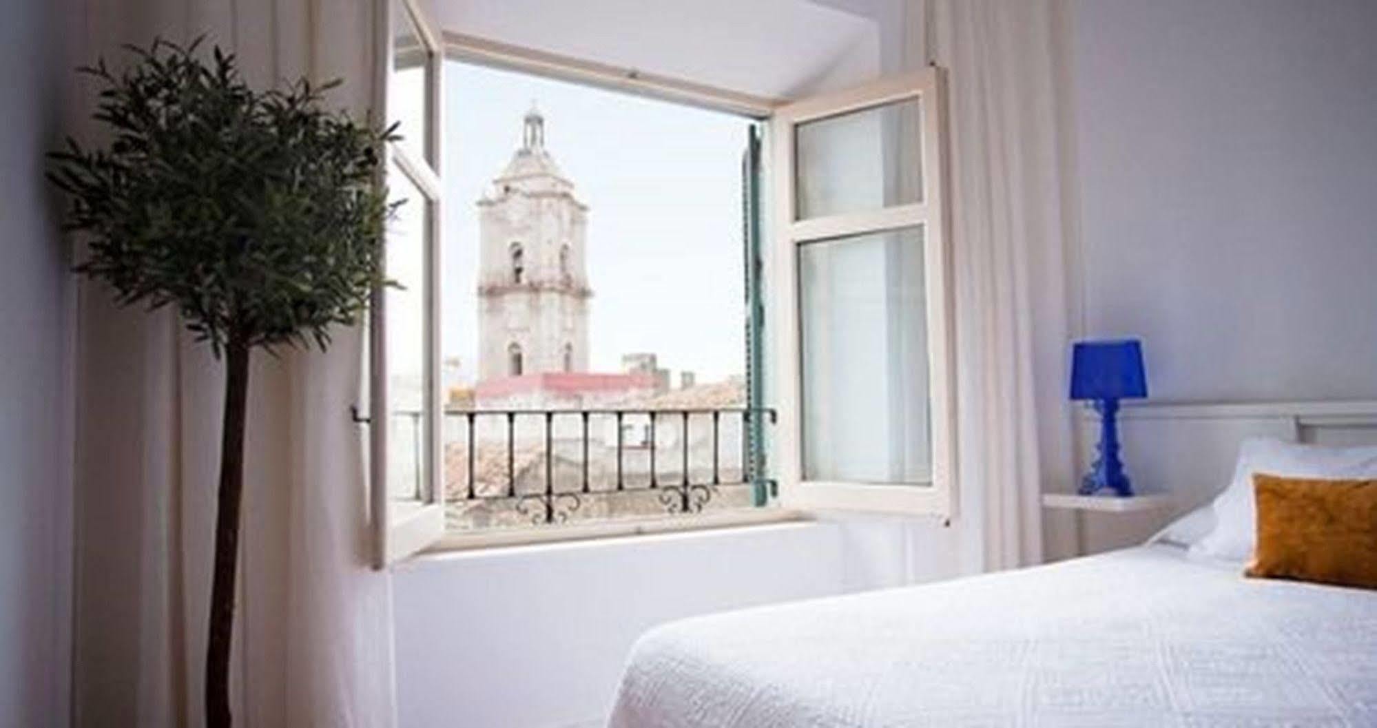 Urbanliving Liborio *