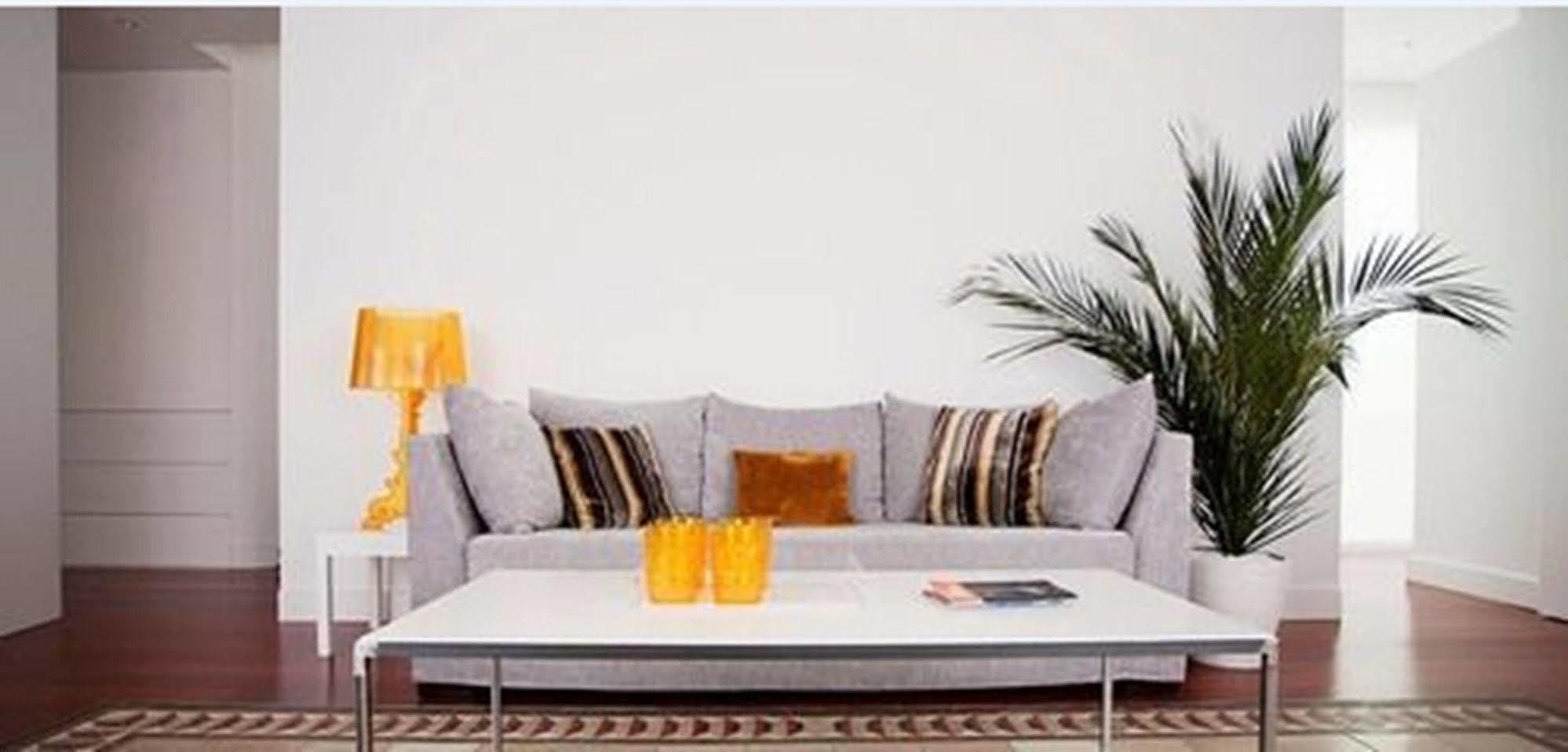 Urbanliving Liborio