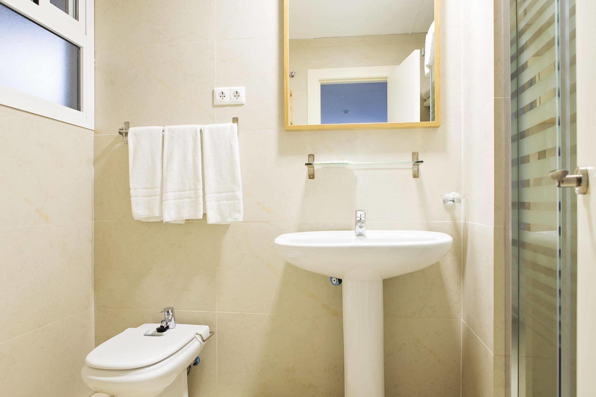 Hotell Eliseos 3*