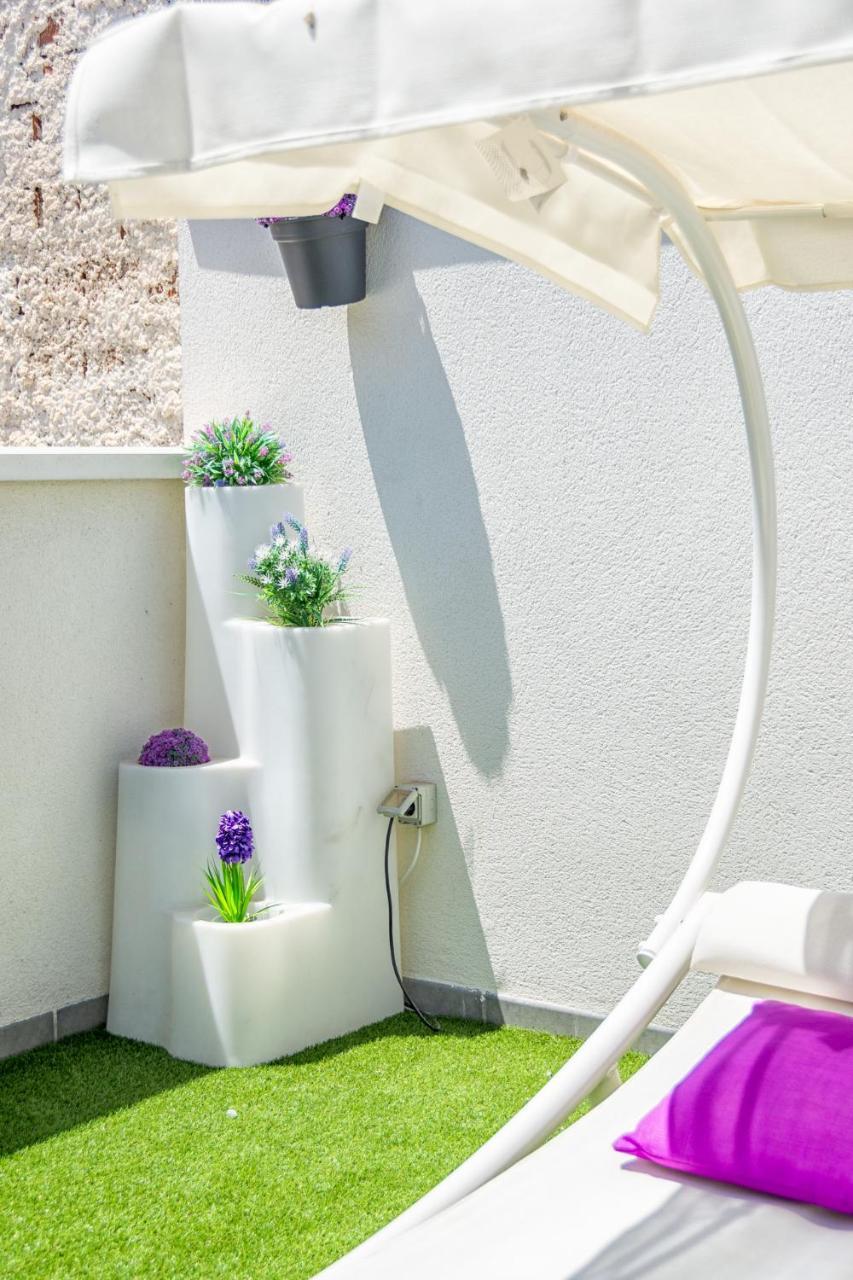 Apartamento Atico Con Terraza Ac 1Hab En El Centro Y Piscina Comunitaria *