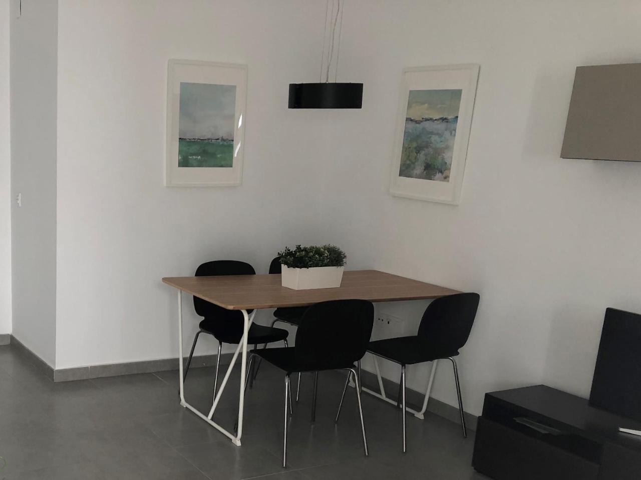 - Jinetes, 10 * Málaga