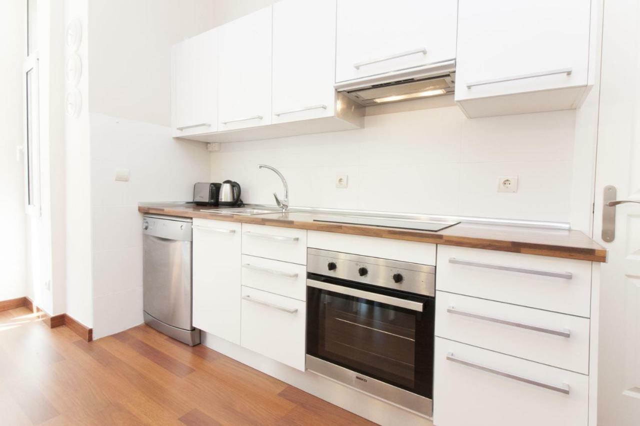 Center Flat Comedias Street *