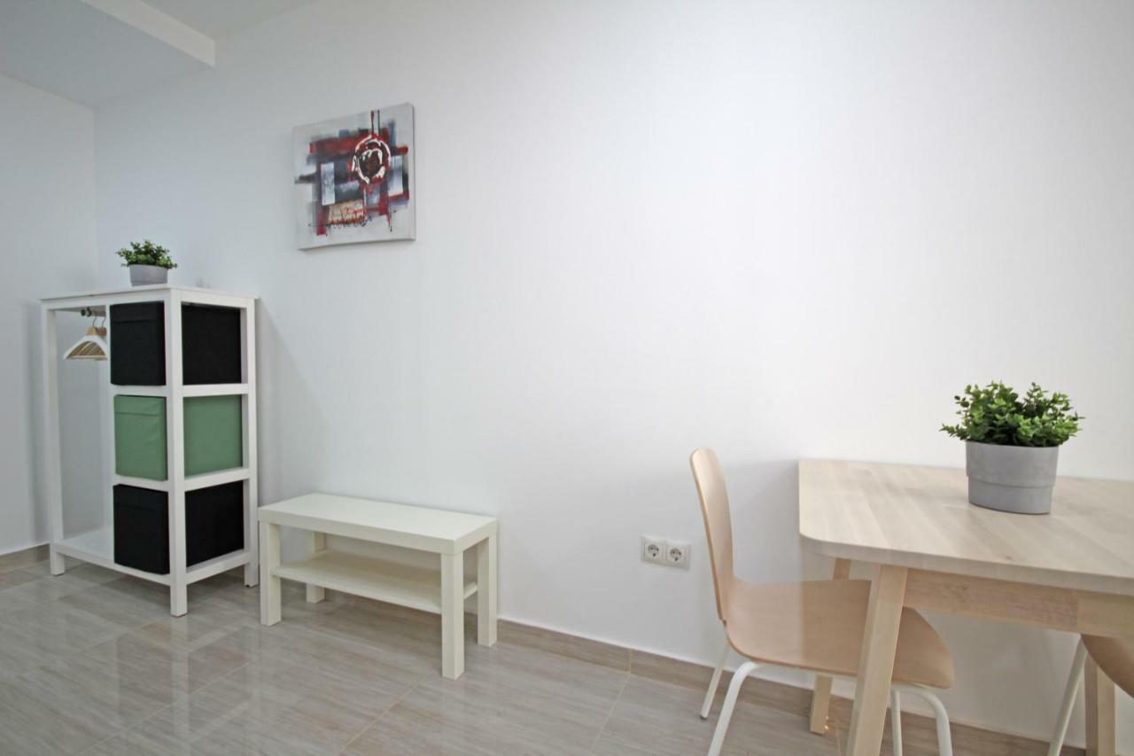 Esparteros 6, Estudios * Málaga