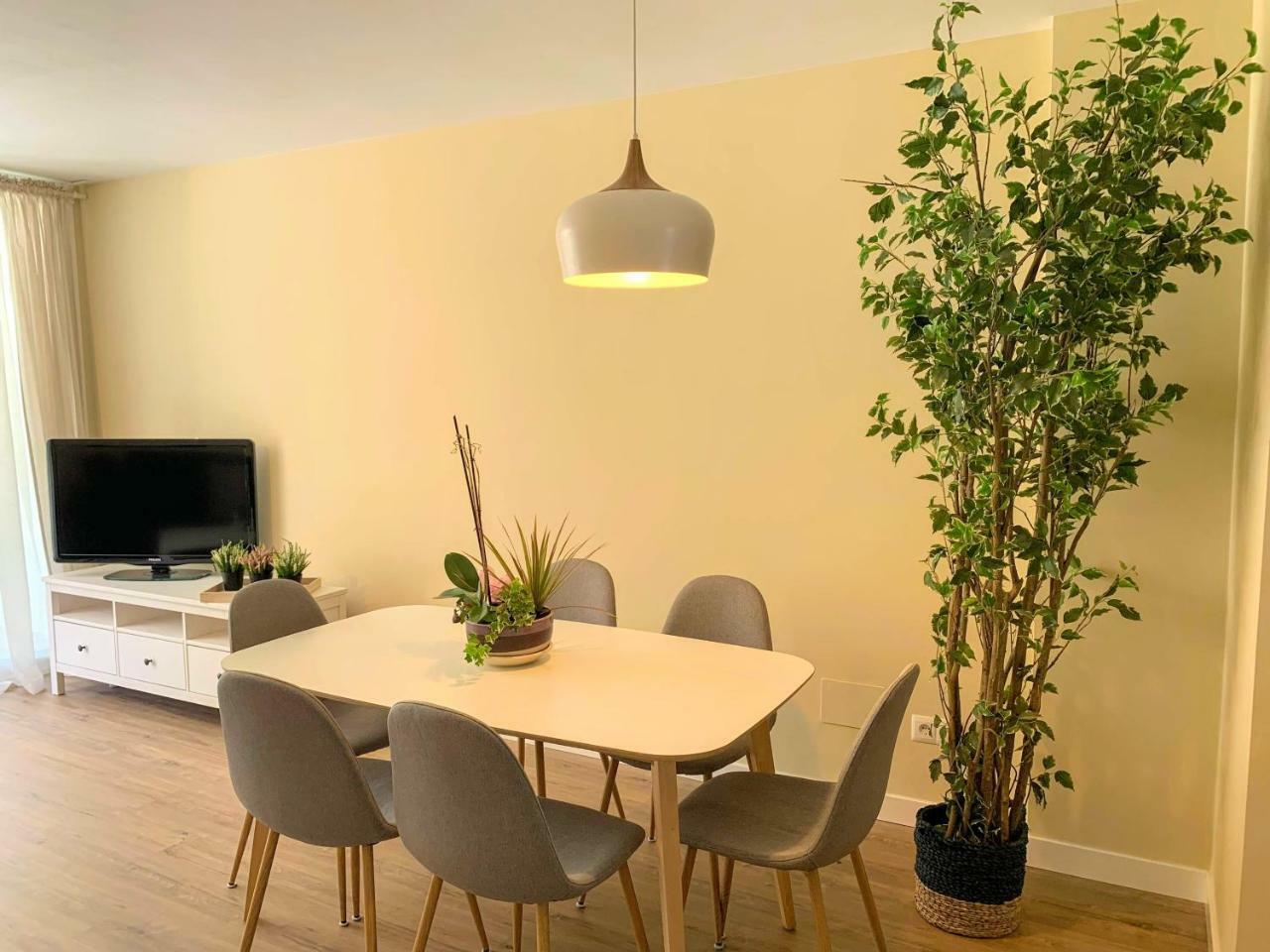Homely Obispo Con Parking Lägenhet