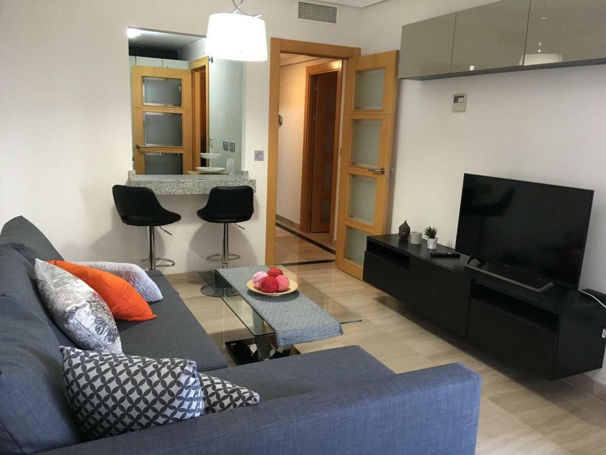 Appartement Facing The Sea And Close To The Center Of *