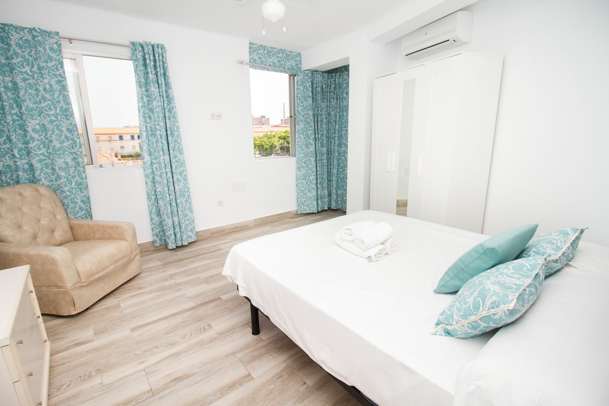 Modish 3 Bedroom In By La Recepcion Apartamento *