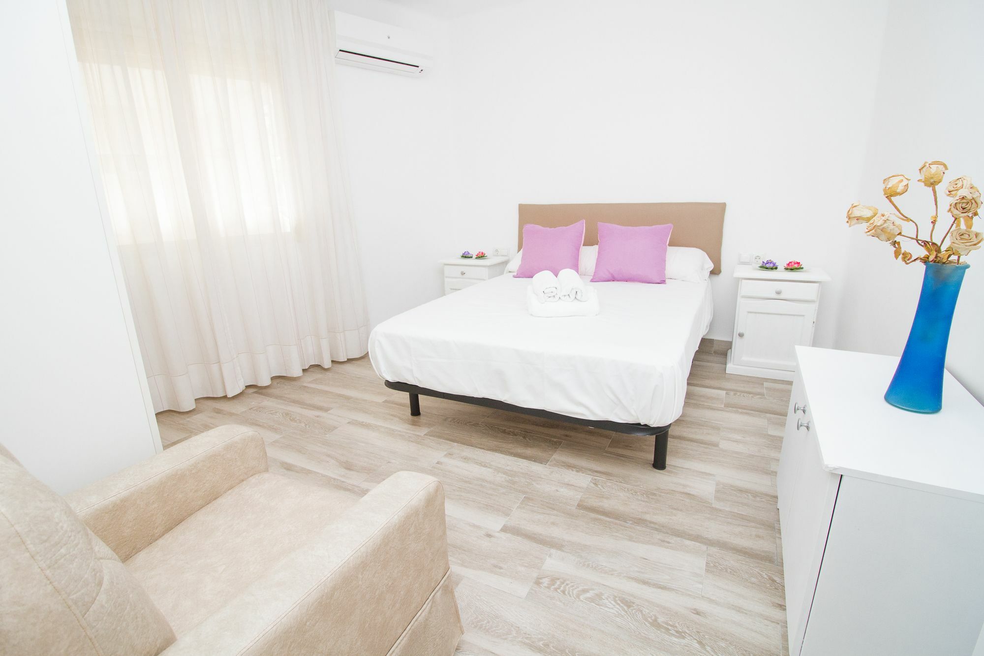 Modish 3 Bedroom In By La Recepcion * Málaga