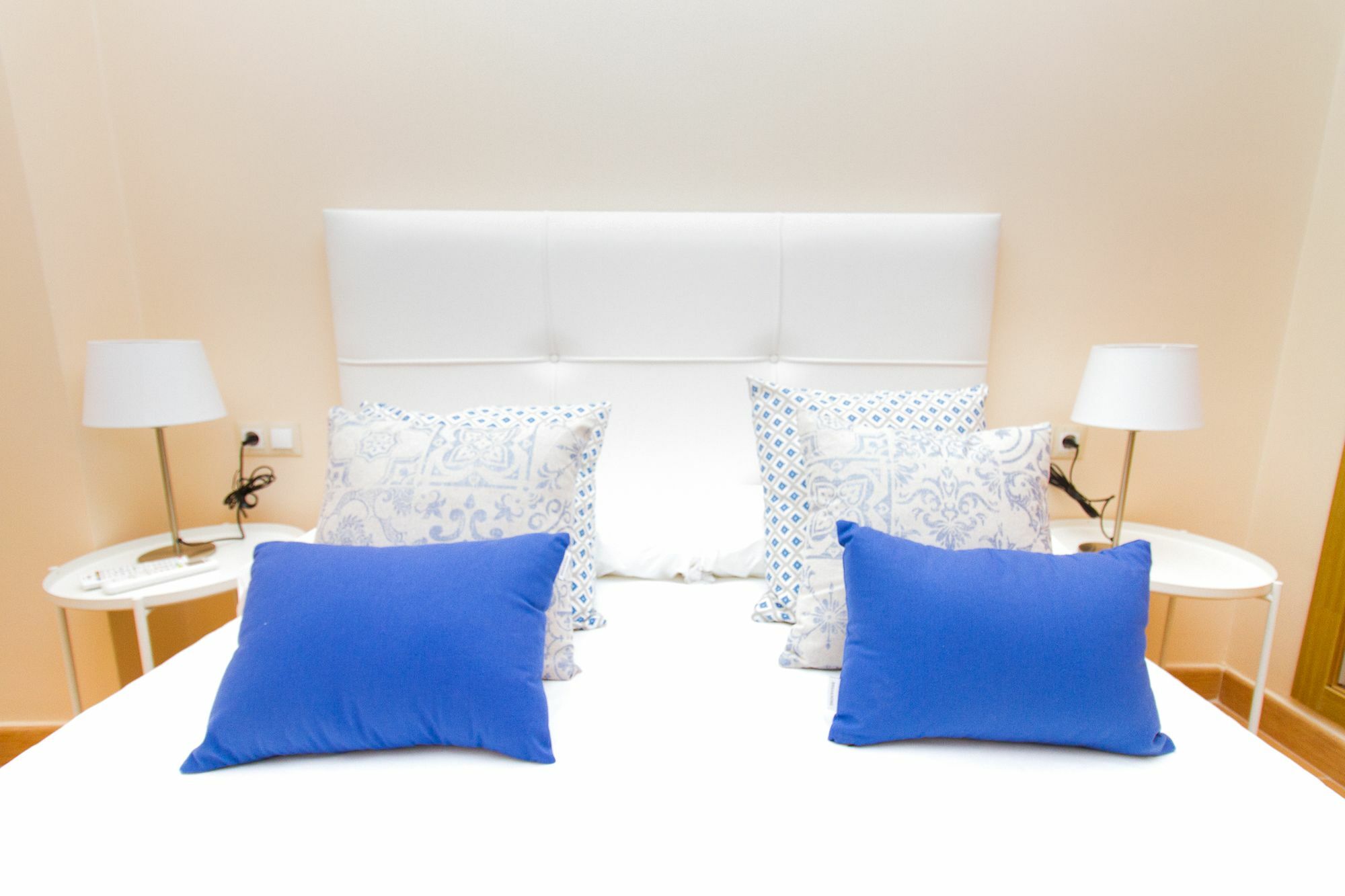 Apartment Spanish Into Cathedral Square By La Recepcion