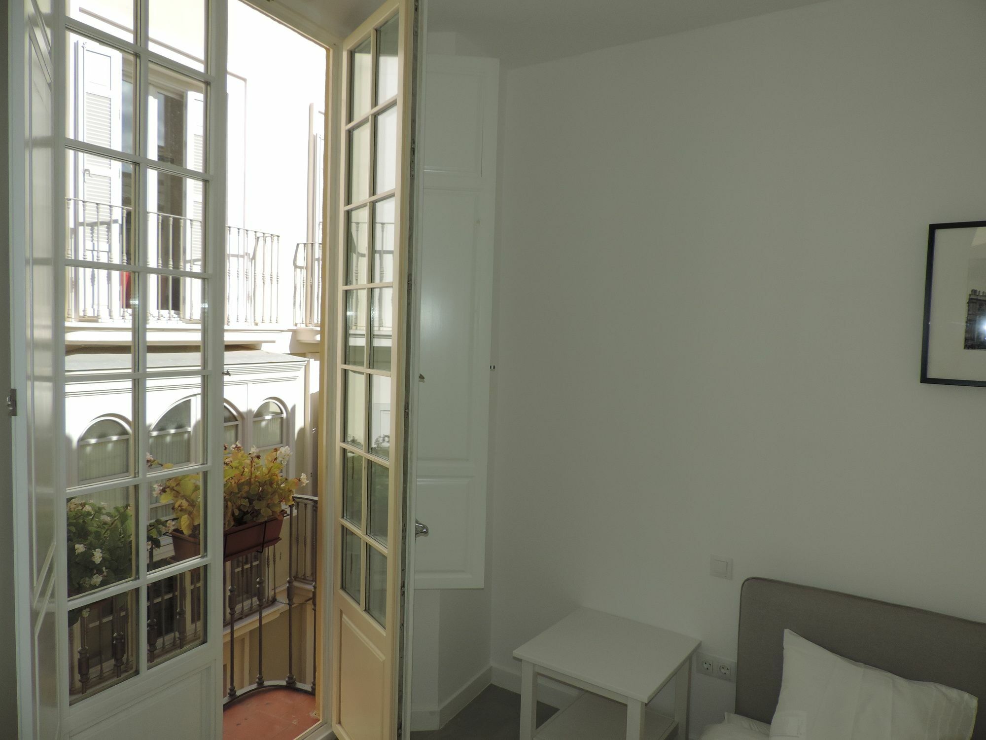 La Blanca Casita *