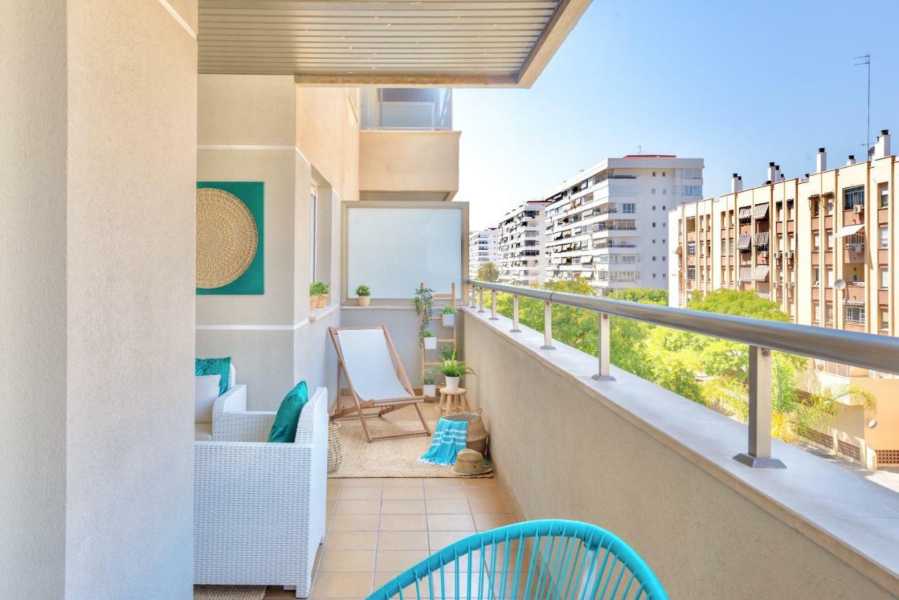 Charming On The - Pool And Parking Appartement