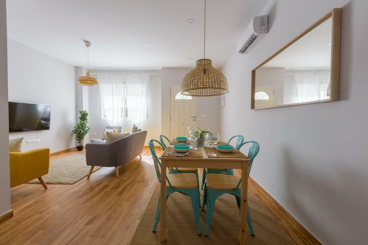 Renthas Huelin Beach Apartamento *
