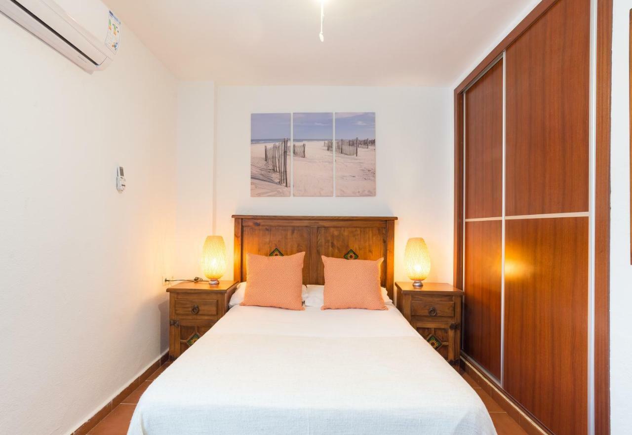 Mp3-bright Beachfront 1-bedroom Apt Walk To Old Town * Malaga