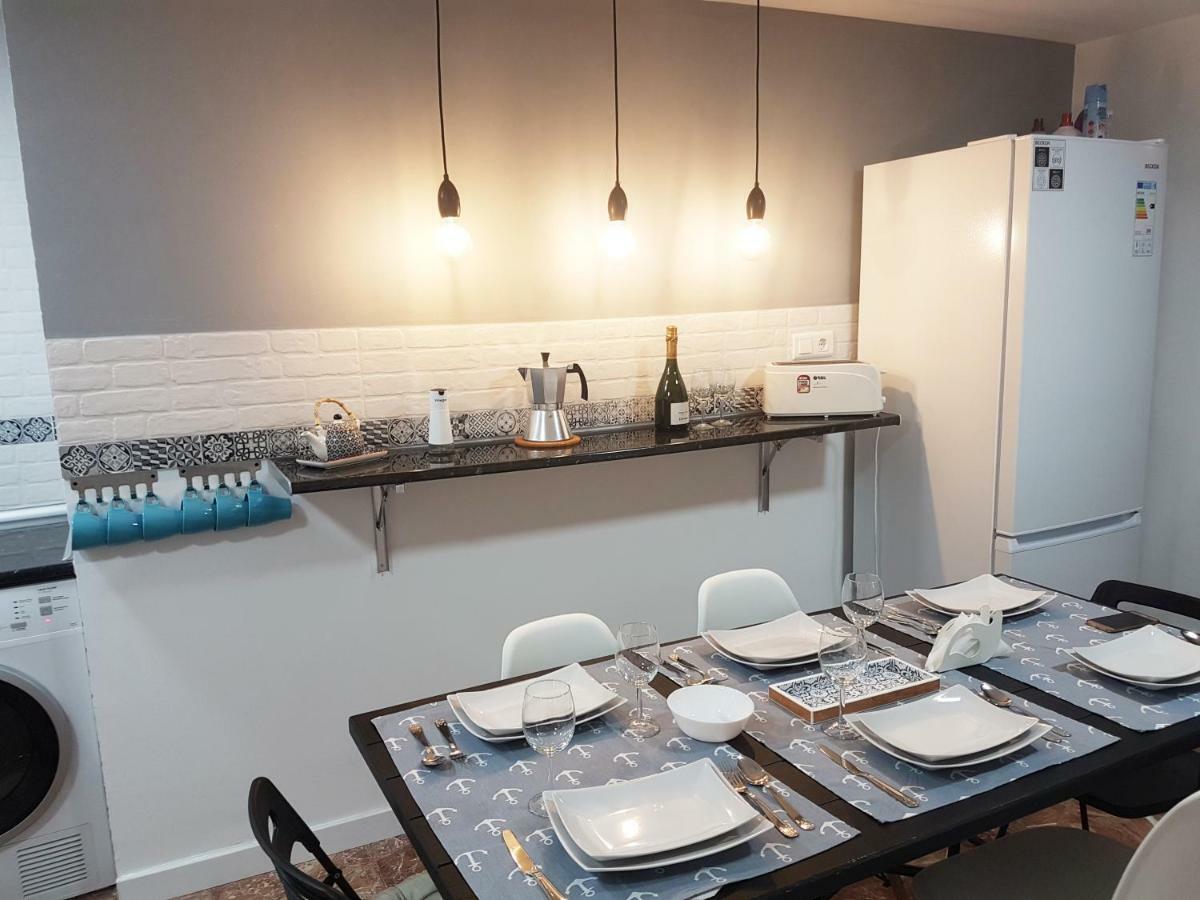Blue Flat Center With Terrace *