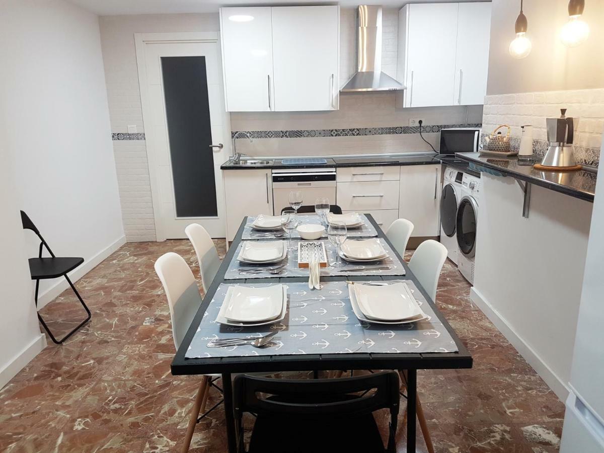 Blue Flat Center With Terrace *