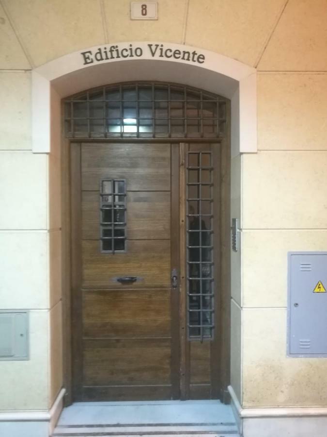 Edificio Vicente Apartment *