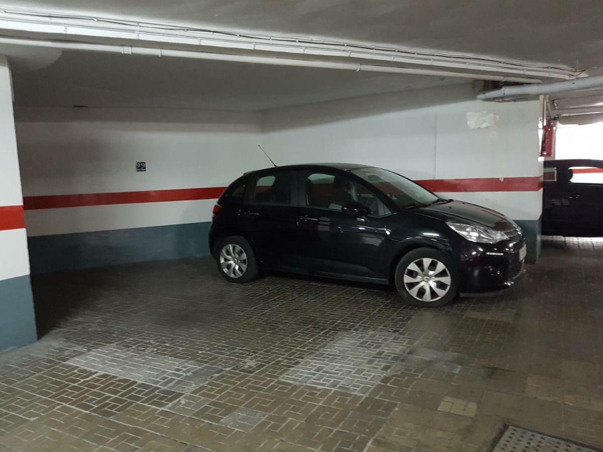 Sorolla 105, Luxury, Beach, Free Parking, Services, Quite Neighborhood, So * Málaga