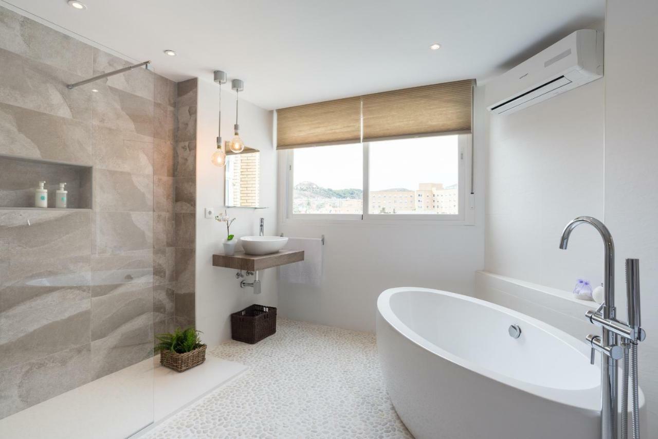 Stunning Spacious With Free Parking * Málaga