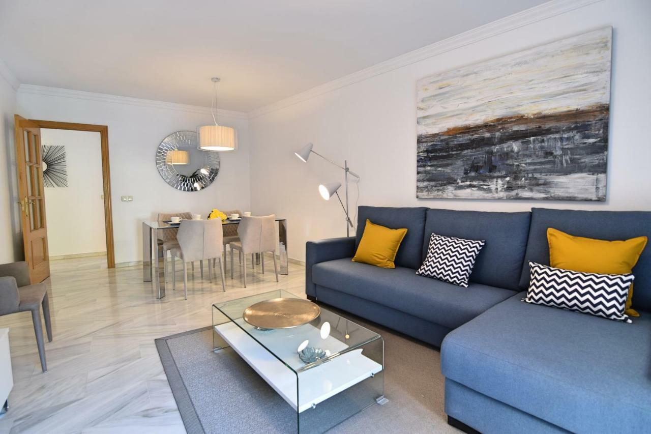 Puerto Malagueta Solo Familias Apartment Malaga