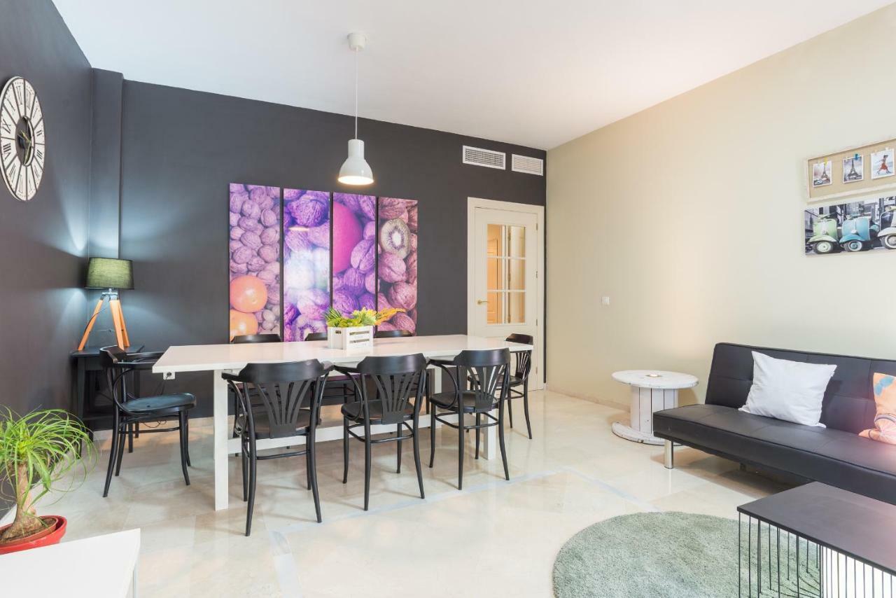 Gr2-large Groups Apt-walking Distance To Old Town
