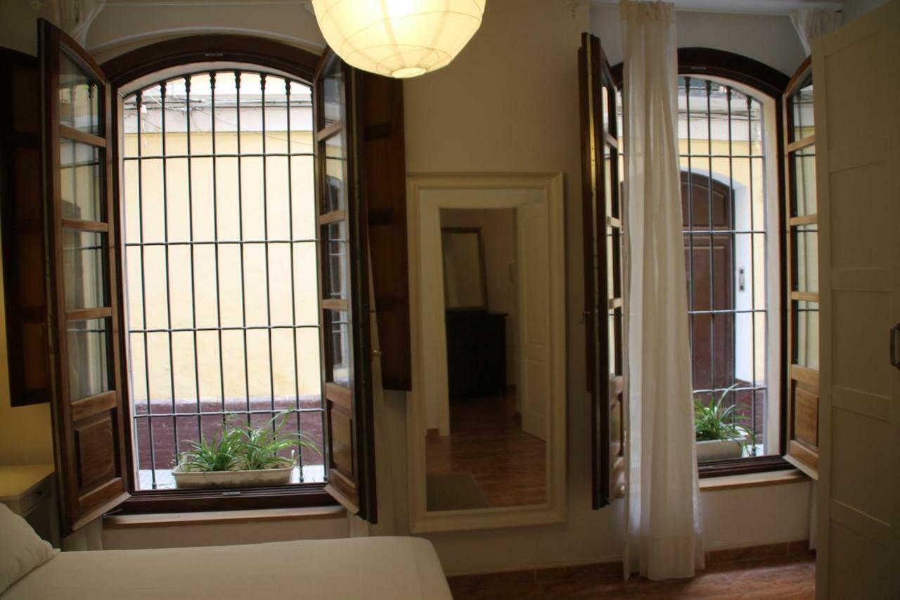 Lyrioshomes La Merced Centro Malaga