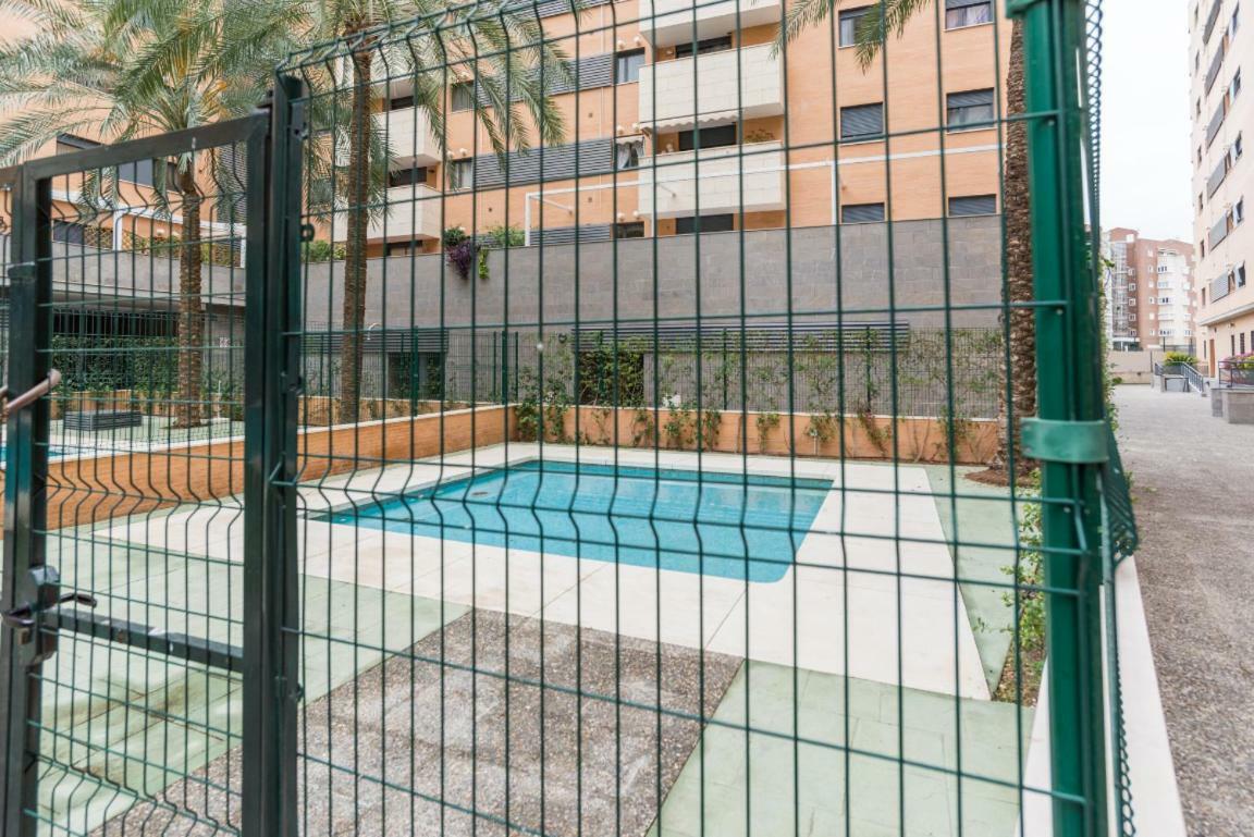 Apartamento Buena Locacion Estacion Maria Zambrano Cerca De La Playa Y Centrico *