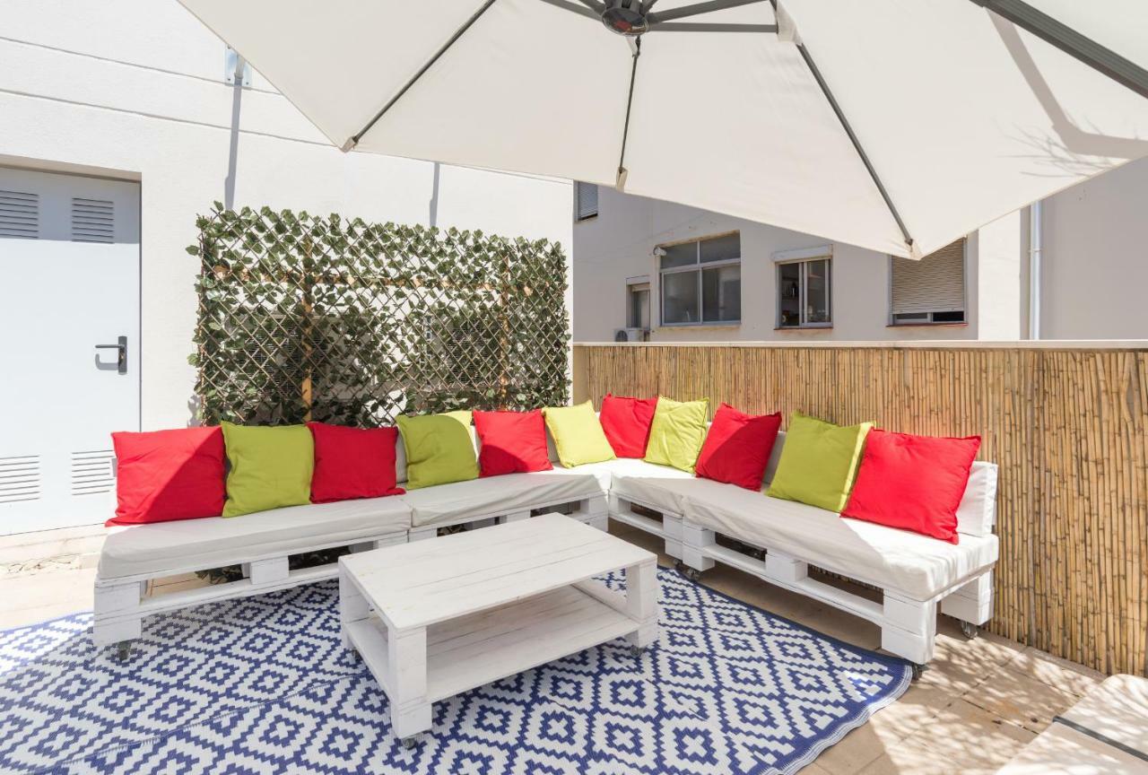 Ma2b-bright With Rooftops With Palms Near Old Town * Málaga