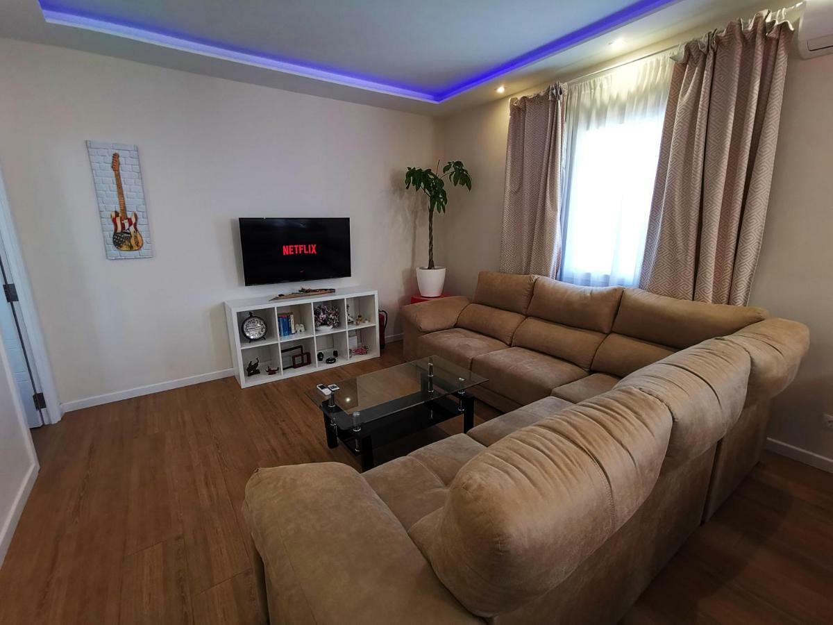 Genuar 3 Bedroom Close To * Málaga