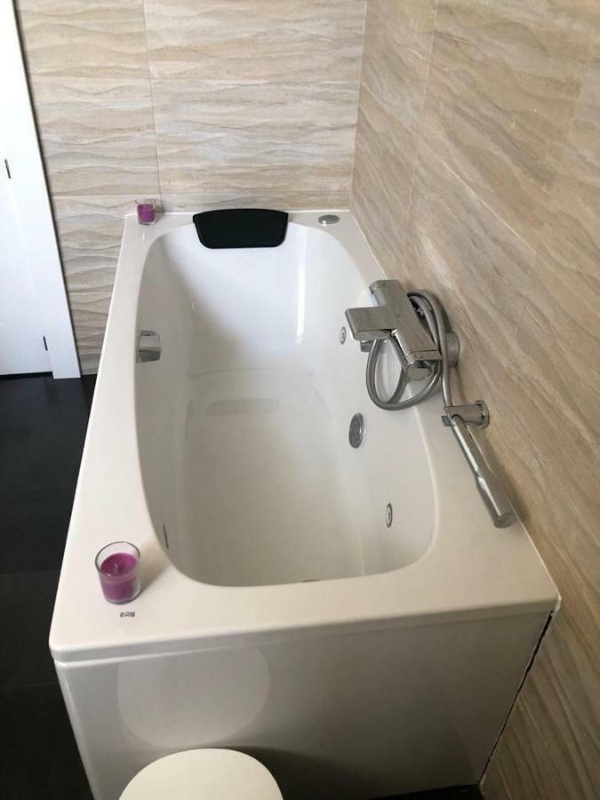 Chari Suites *
