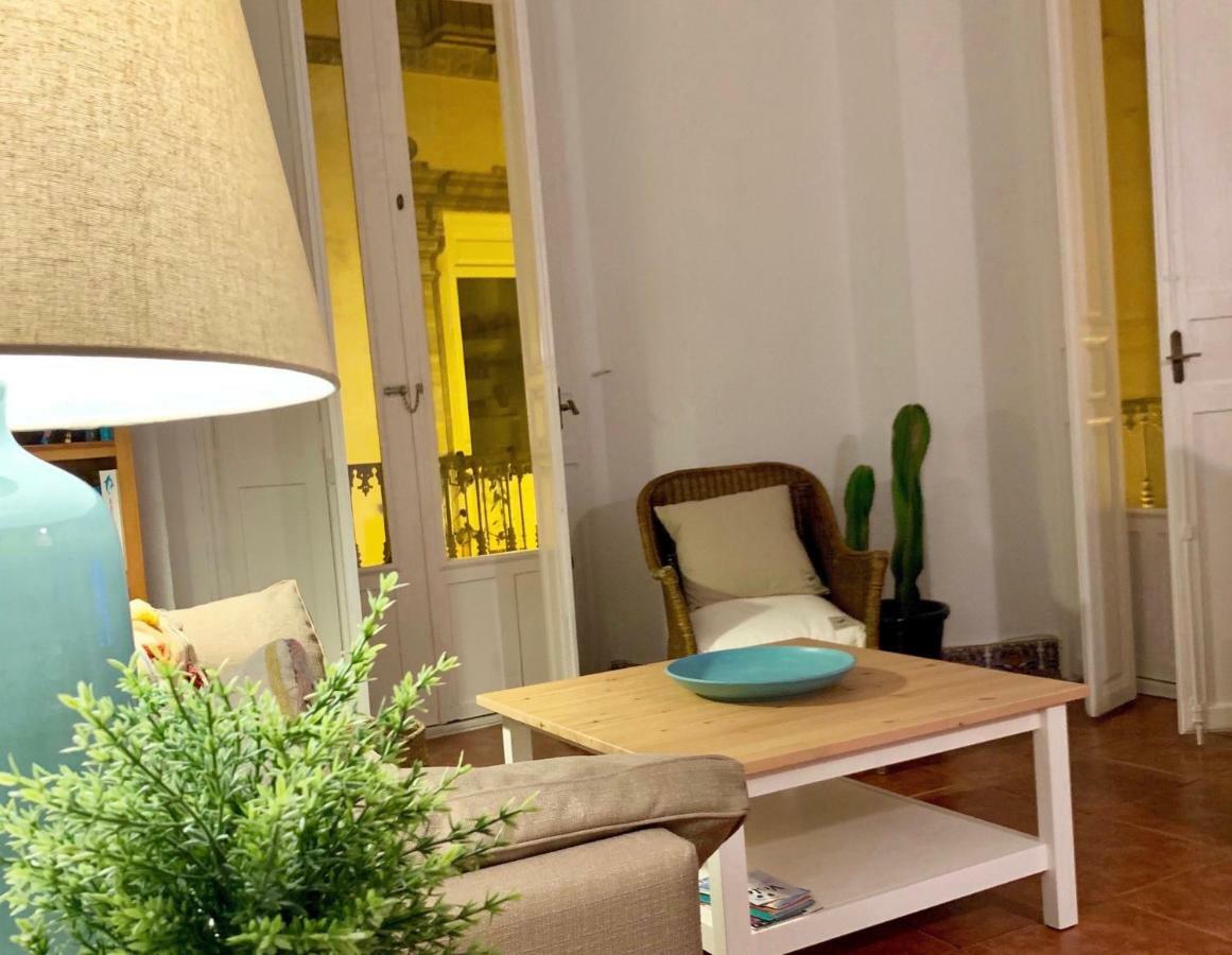Luz Y Sencillez En El Centro Historico De Málaga