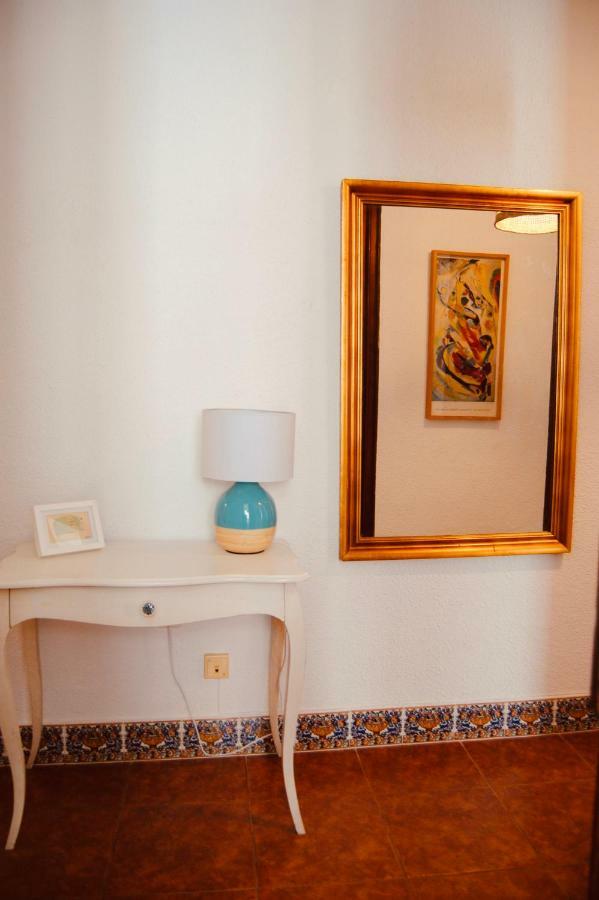 Luz Y Sencillez En El Centro Historico De * Málaga