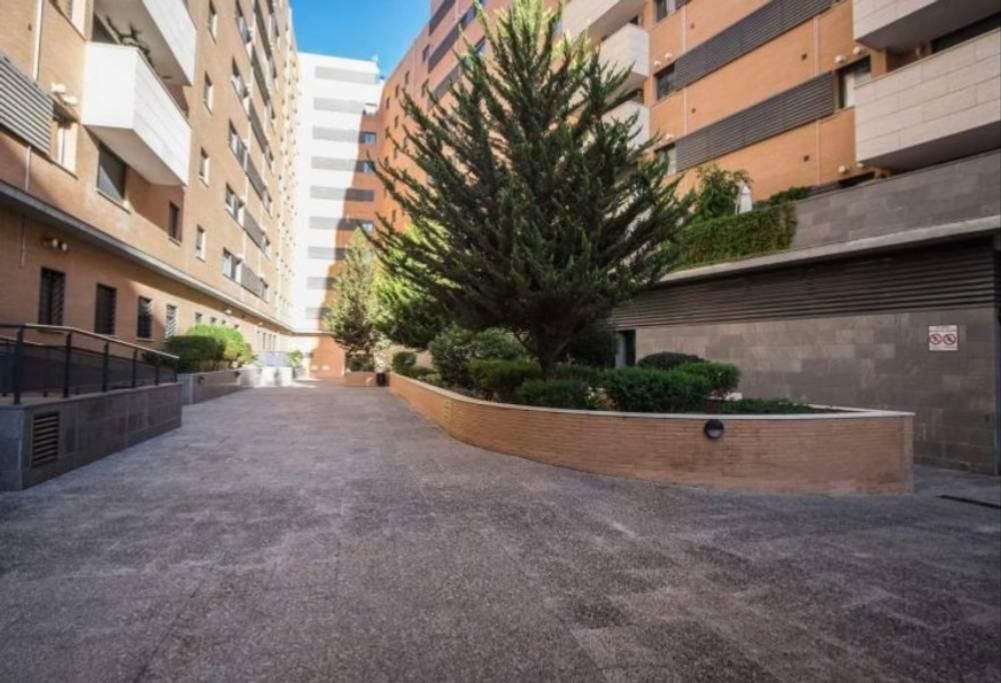 Buena Locacion Estacion Maria Zambrano Cerca De La Playa Y Centrico Apartamento