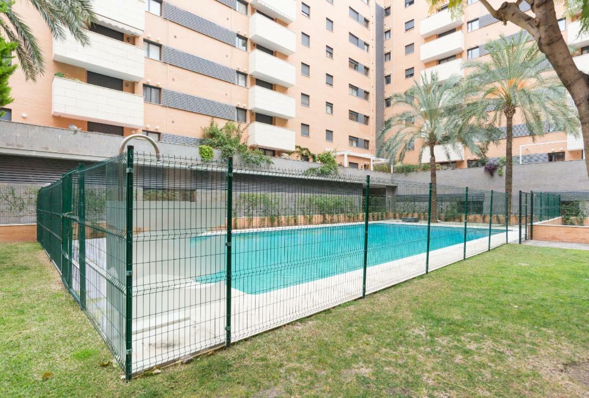 Apartamento Buena Locacion Estacion Maria Zambrano Cerca De La Playa Y Centrico