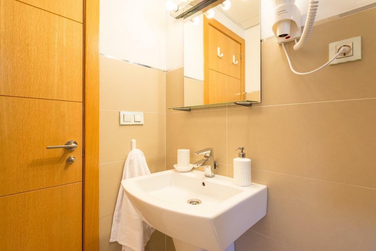 Ma1a-apt With Rooftops With Palms Close To Old Town Apartment *