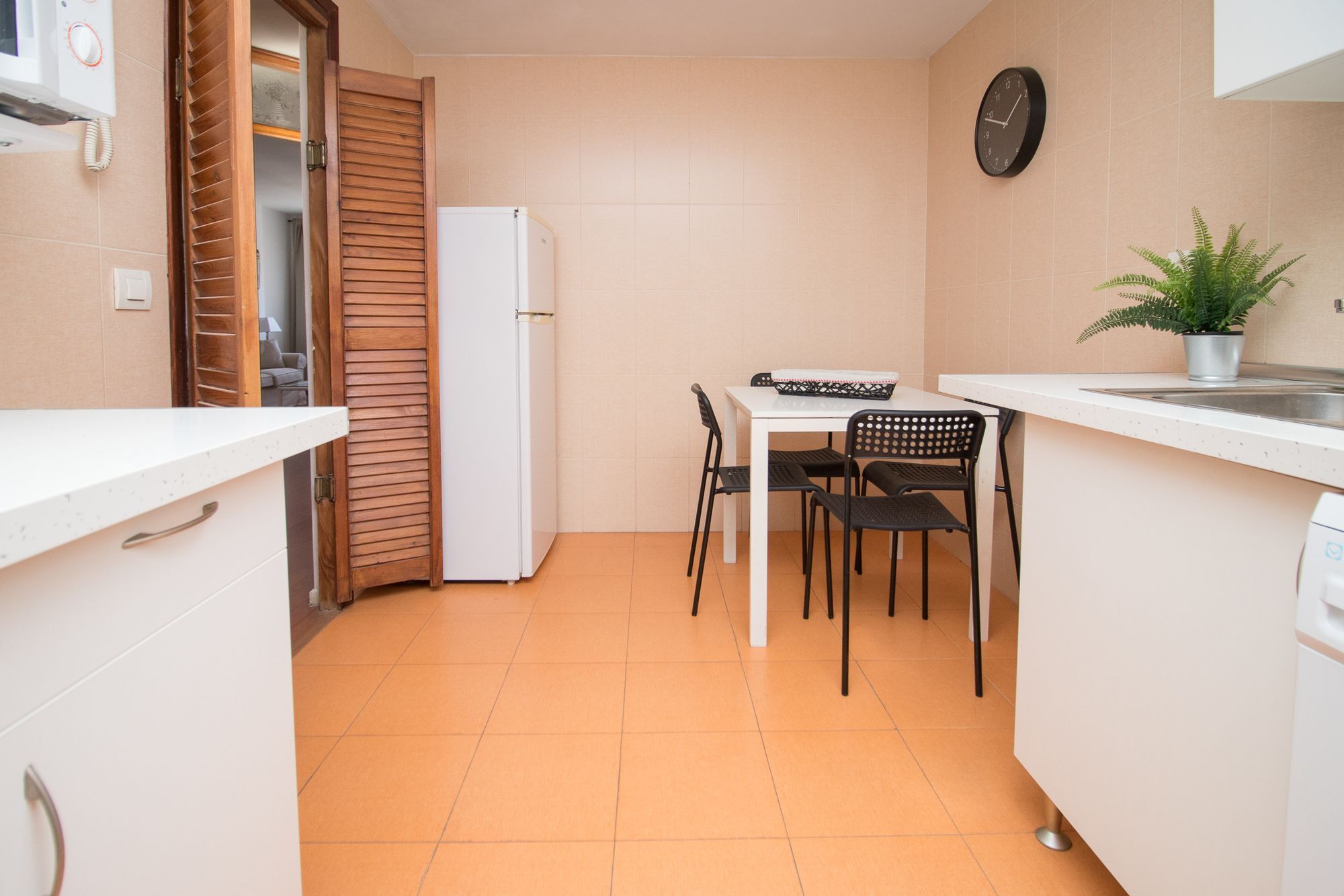Apartment Stunning 3 Bedrooms *