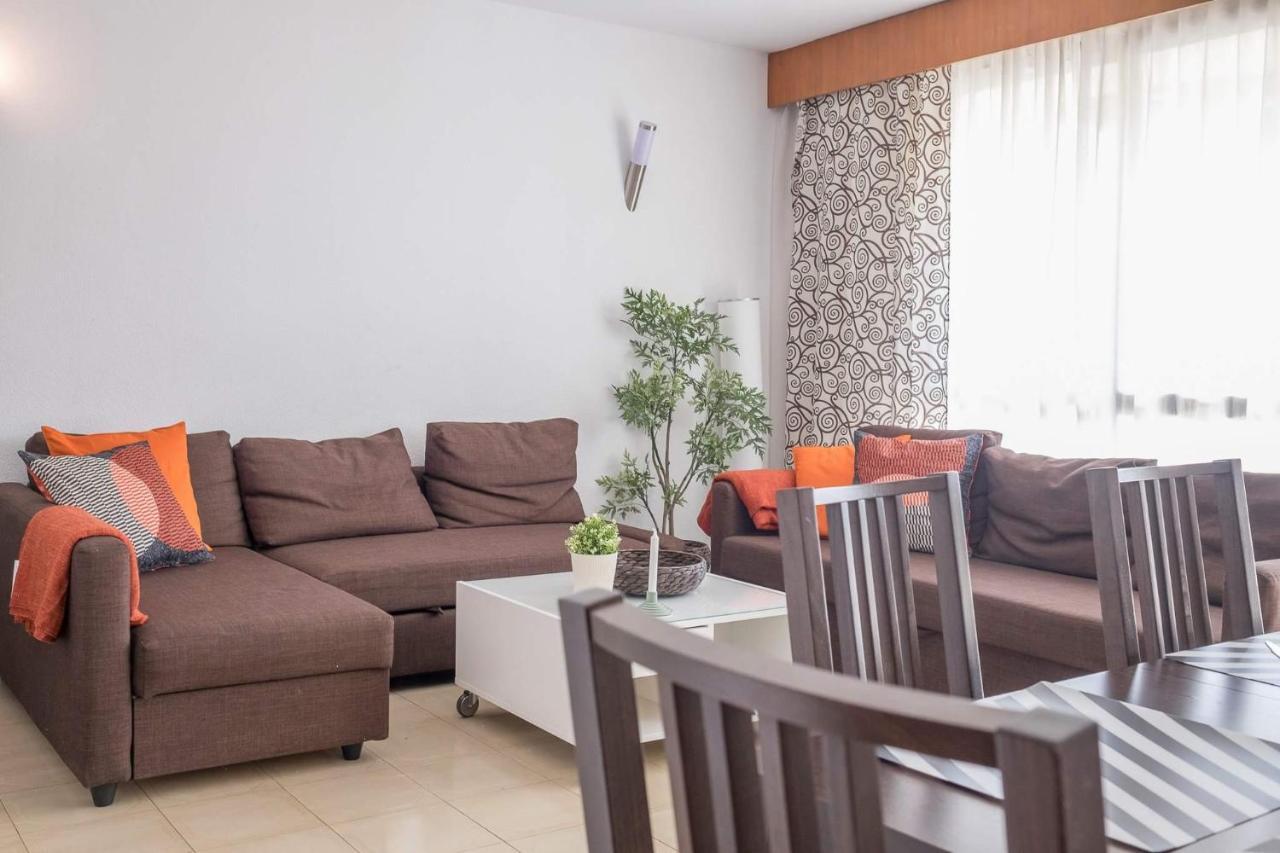 Ideal familias 4 habitaciones Malagueta centro y Muelle 1 *