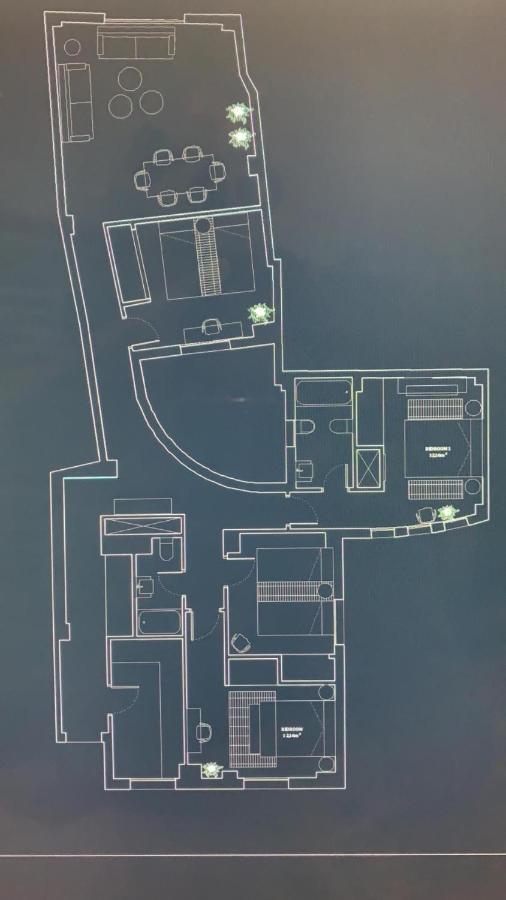 Stylish In The Heart Of With Pool *