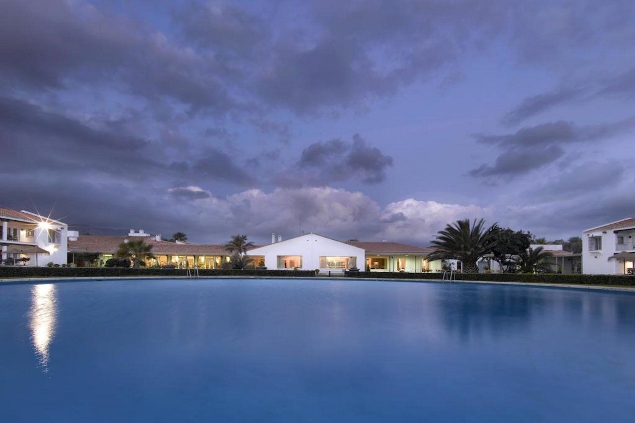 Hotell De Golf 4*