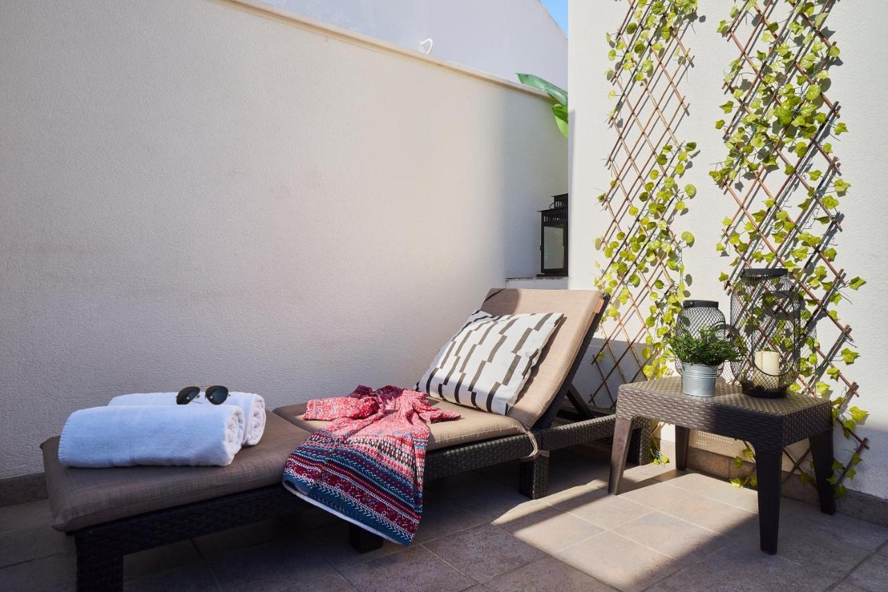 Deluxe With Shared Roof Terrace *