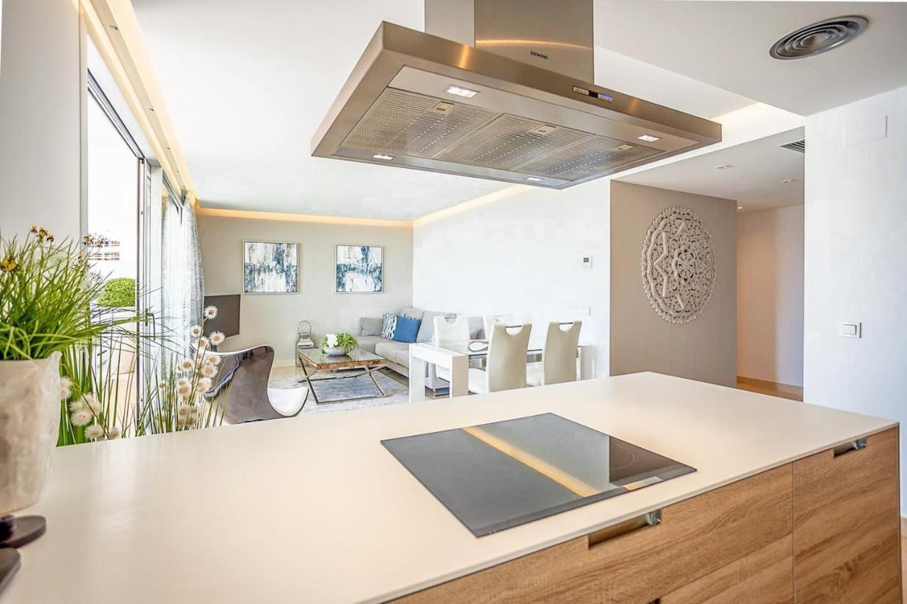 Appartamento Luxury Large Terrace Views Jacuzzi Pool