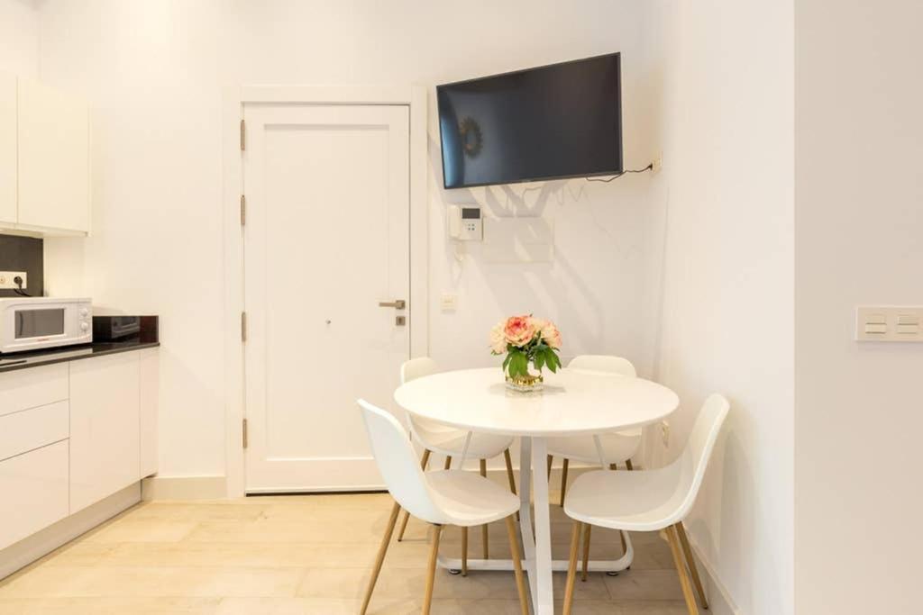 Teba-el Teatro Prime Location Private Patio Leilighet