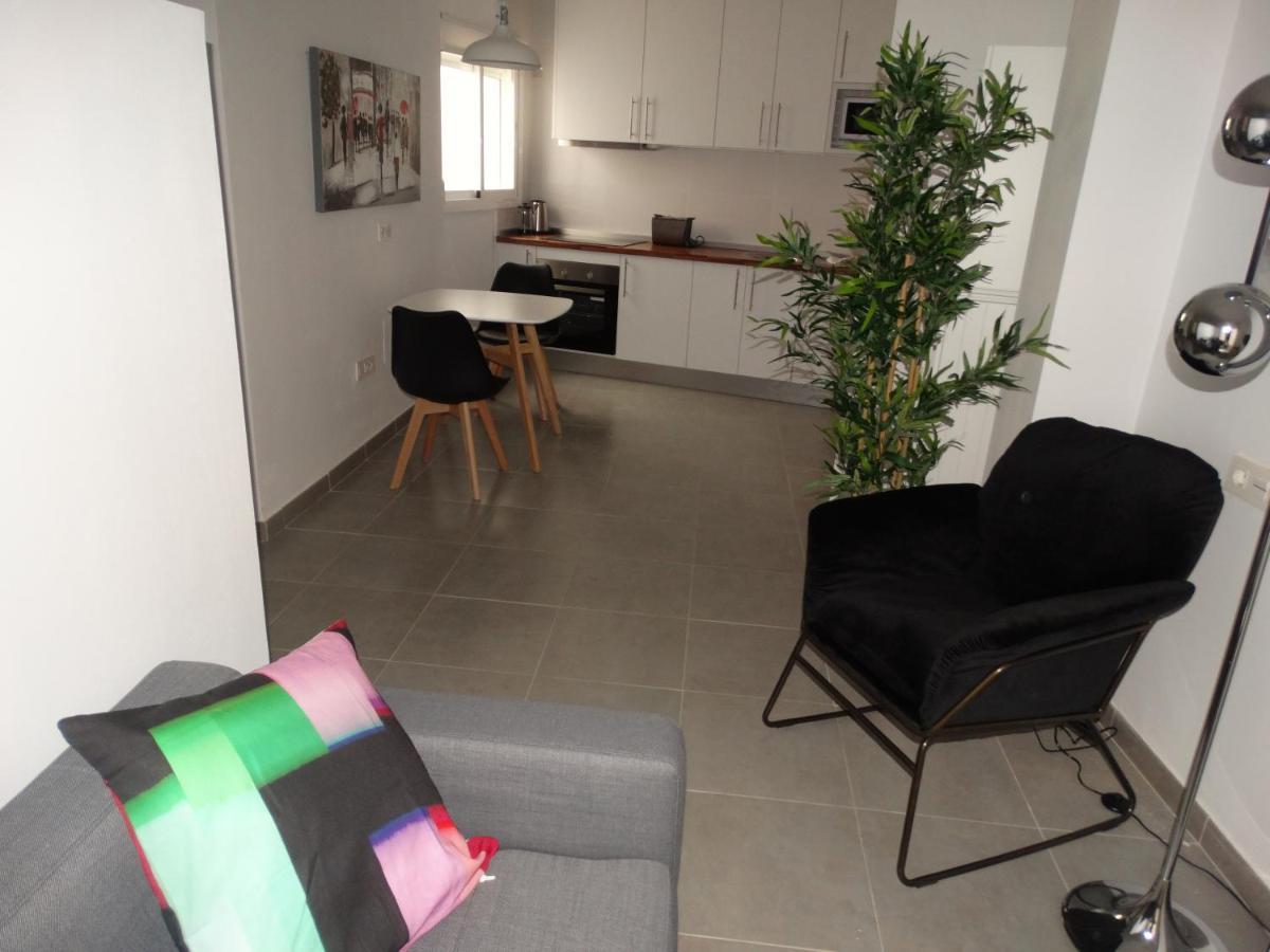 - Jinetes, 23 Aparthotel Málaga