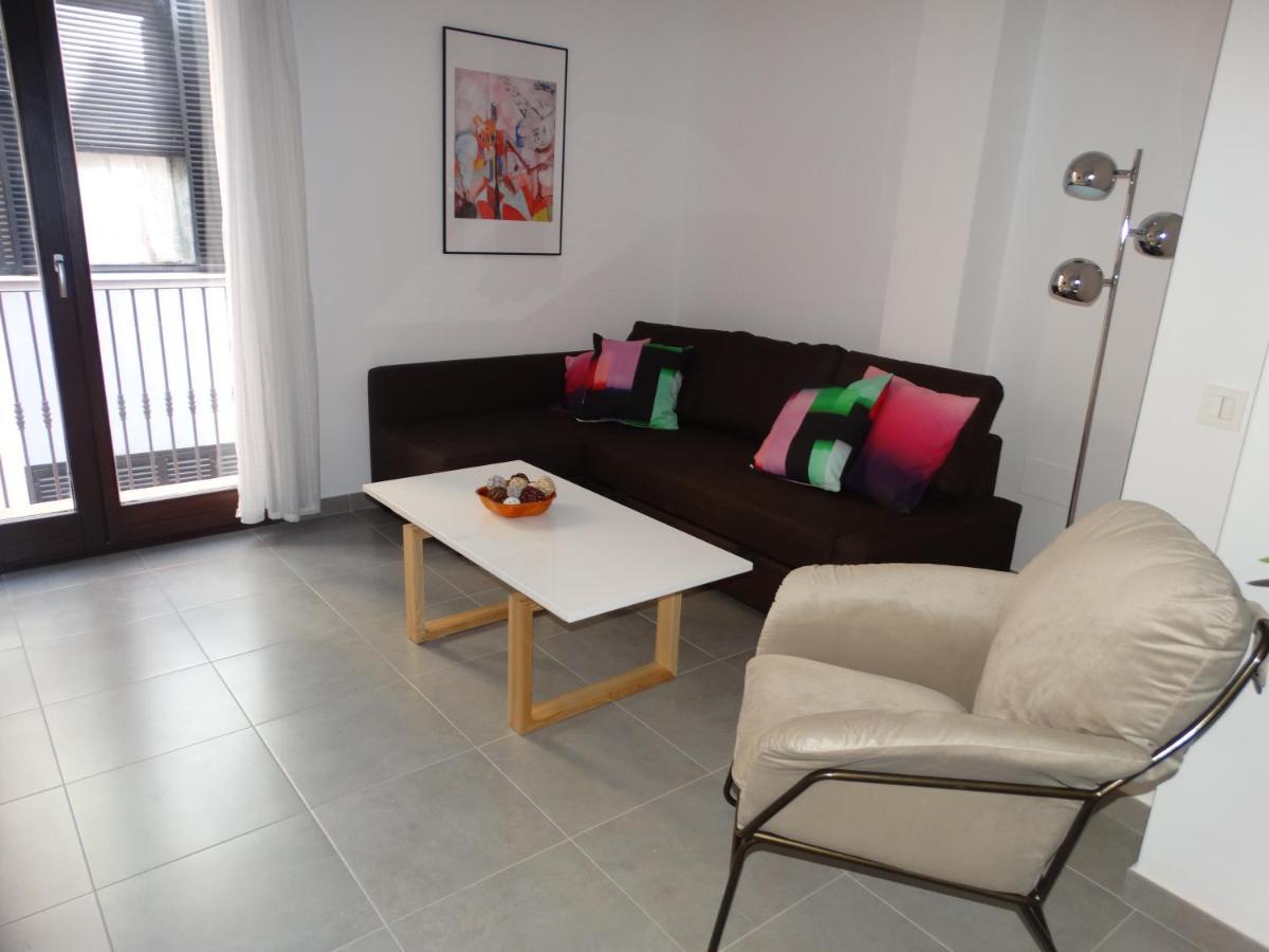- Jinetes, 23 Aparthotel