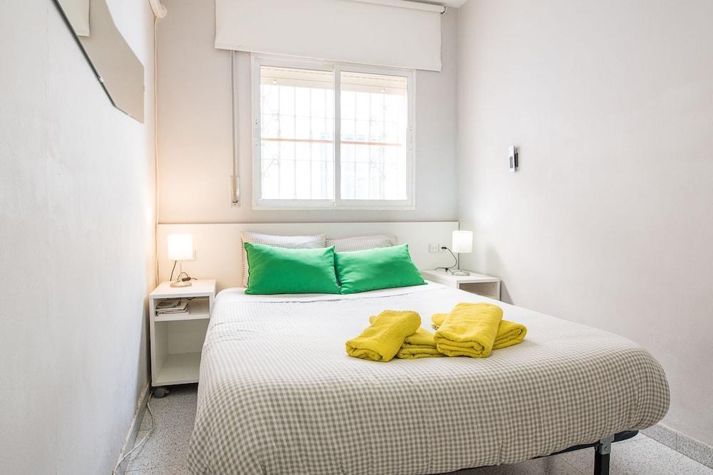 Malagaonbeach 1 - Two Bedrooms - Up To 3 People - 10 Meters Appartement