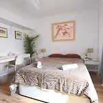 Habitacion En Apartamento De Diseno