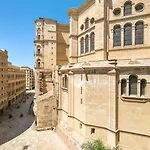 Apartamento con parking junto a Catedral Centro de Málaga Estreno!
