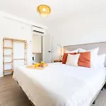 Zamarrilla City Center Apartment